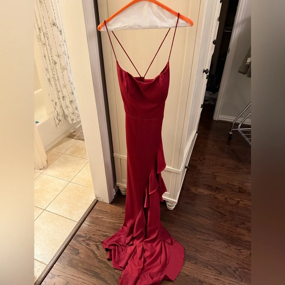 Elegant Burgundy Ruffled Prom Dress - Picture 3 of 3